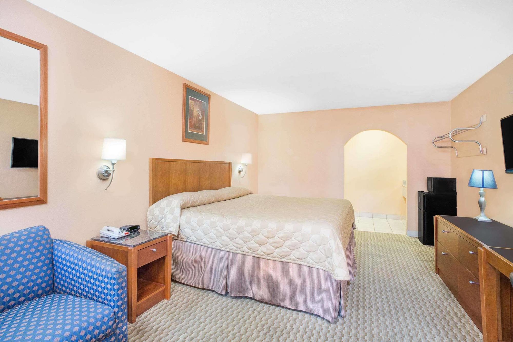 Super 8 By Wyndham San Angelo Motel Exterior photo